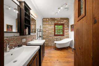 Ensuite bathroom