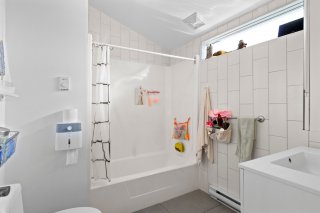 Salle de bains attenante à la CCP
