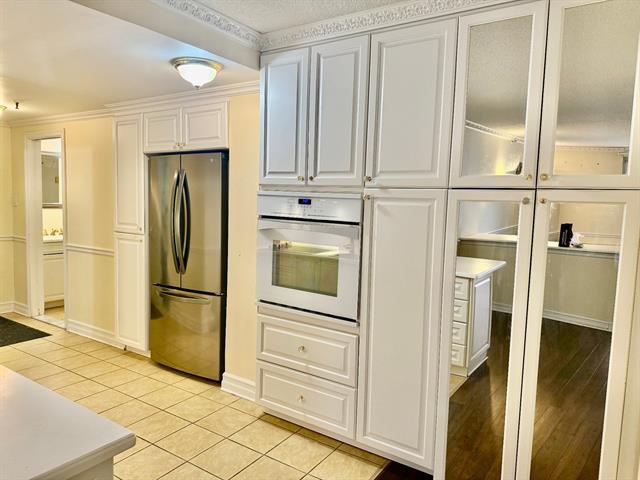 #520 - 1050 Av. Amesbury