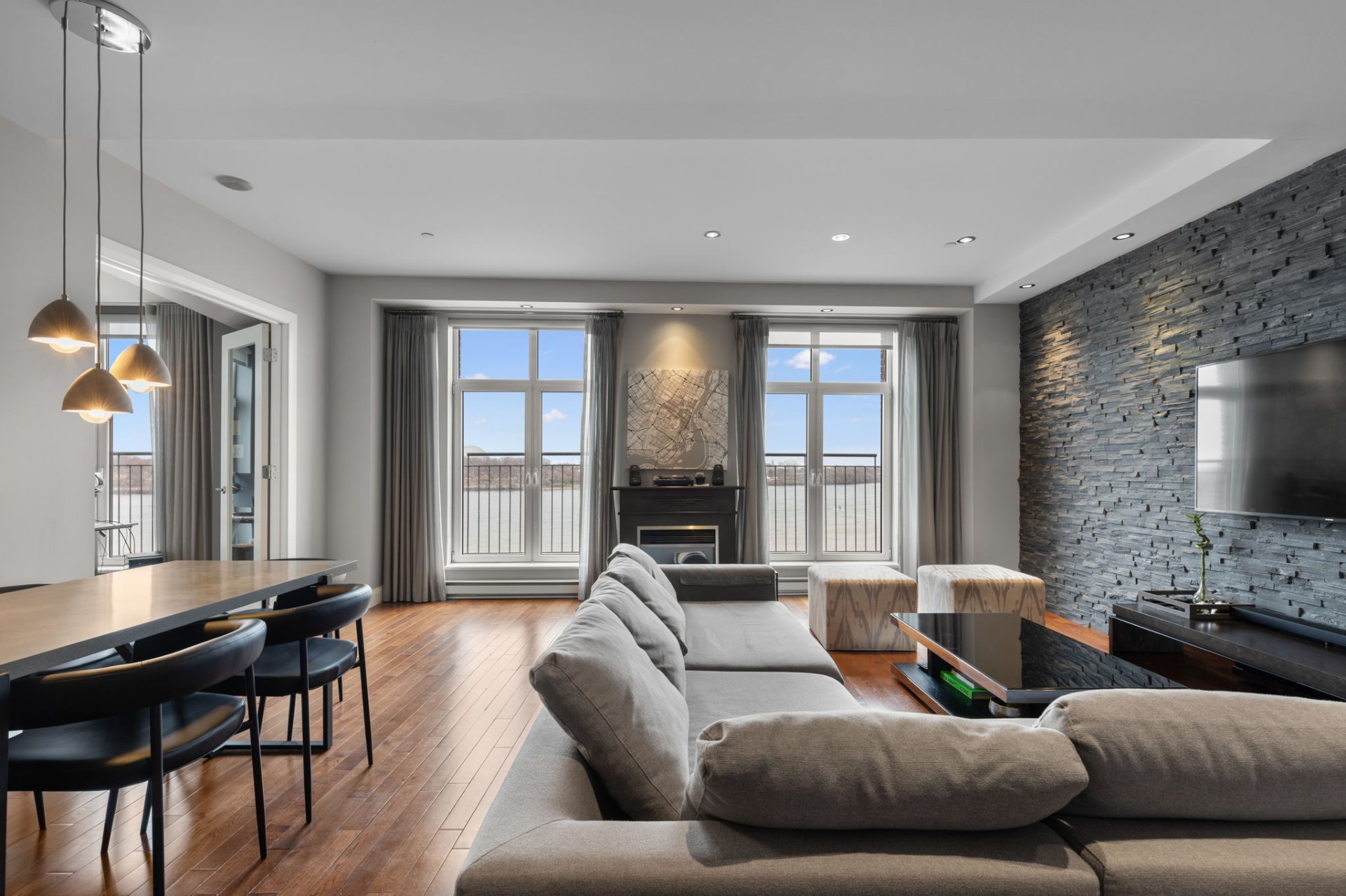 #620 - 1000 Rue de la Commune E.