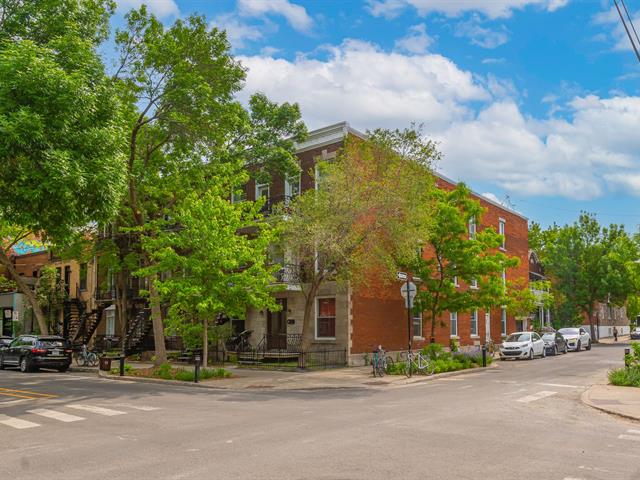 1870 Av. Laurier E.