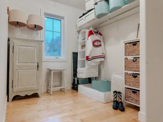 Walk-in closet