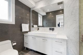 Ensuite bathroom