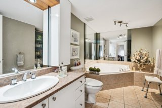 Ensuite bathroom