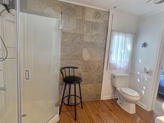 Salle de bains attenante à la CCP