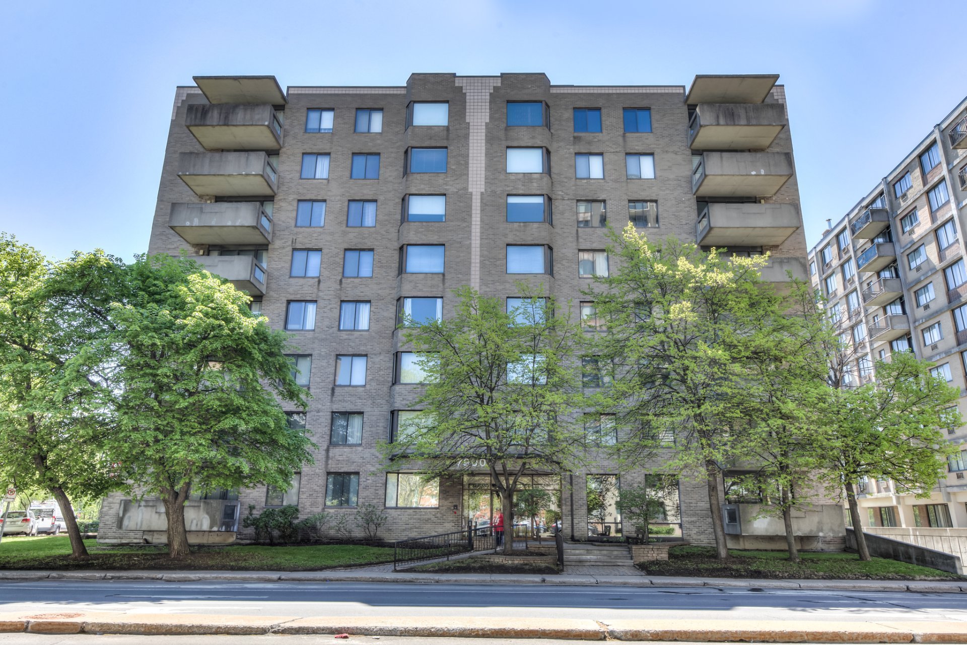 #120 - 7900 Ch. de la Côte-St-Luc