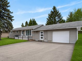 587 Rue Maclaren E.