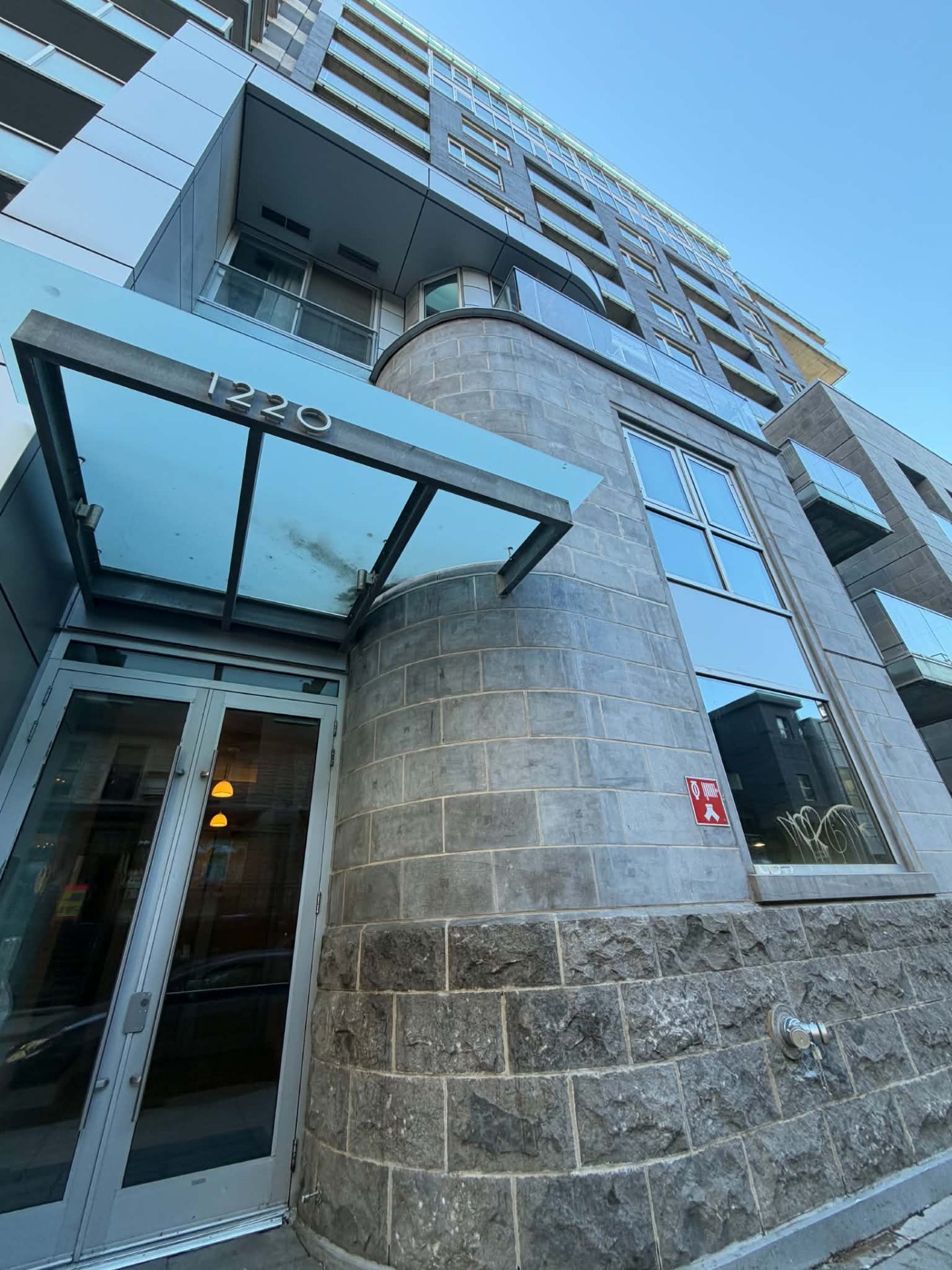 #1002 - 1220 Rue Crescent