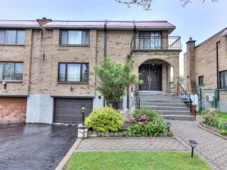 2265 Rue Loiseau