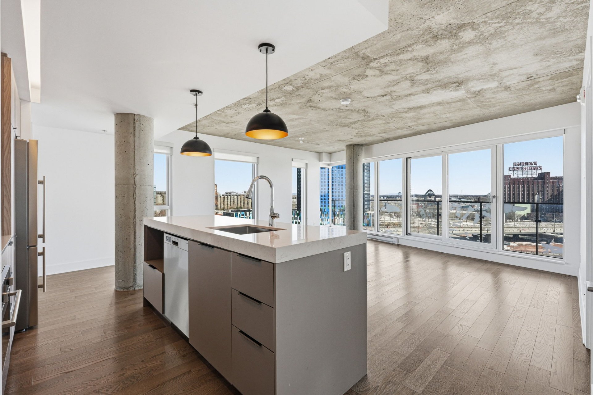 #1162 - 101 Rue Peel