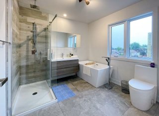 Salle de bains attenante à la CCP