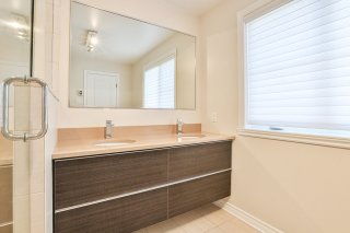 Ensuite bathroom