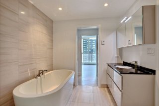 Ensuite bathroom