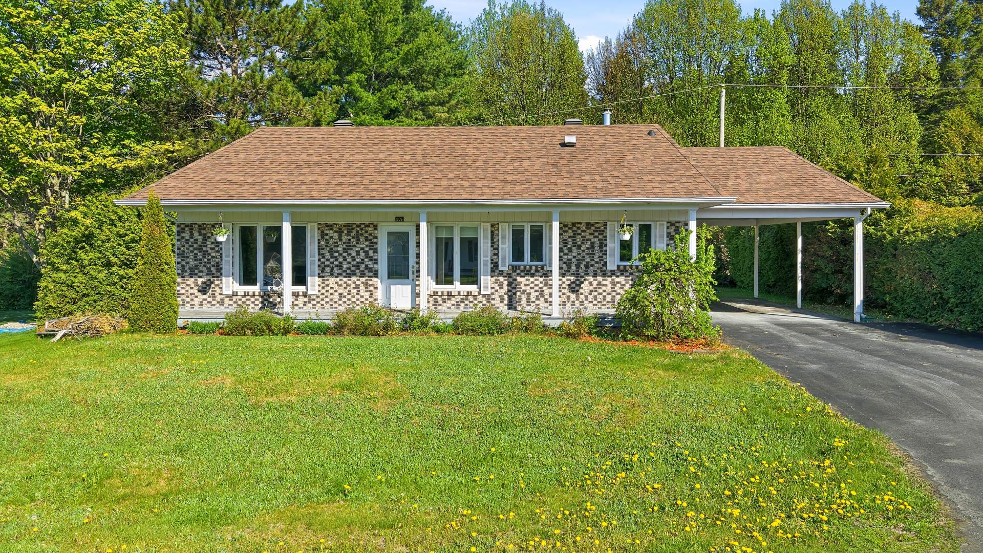 905 158e Rue