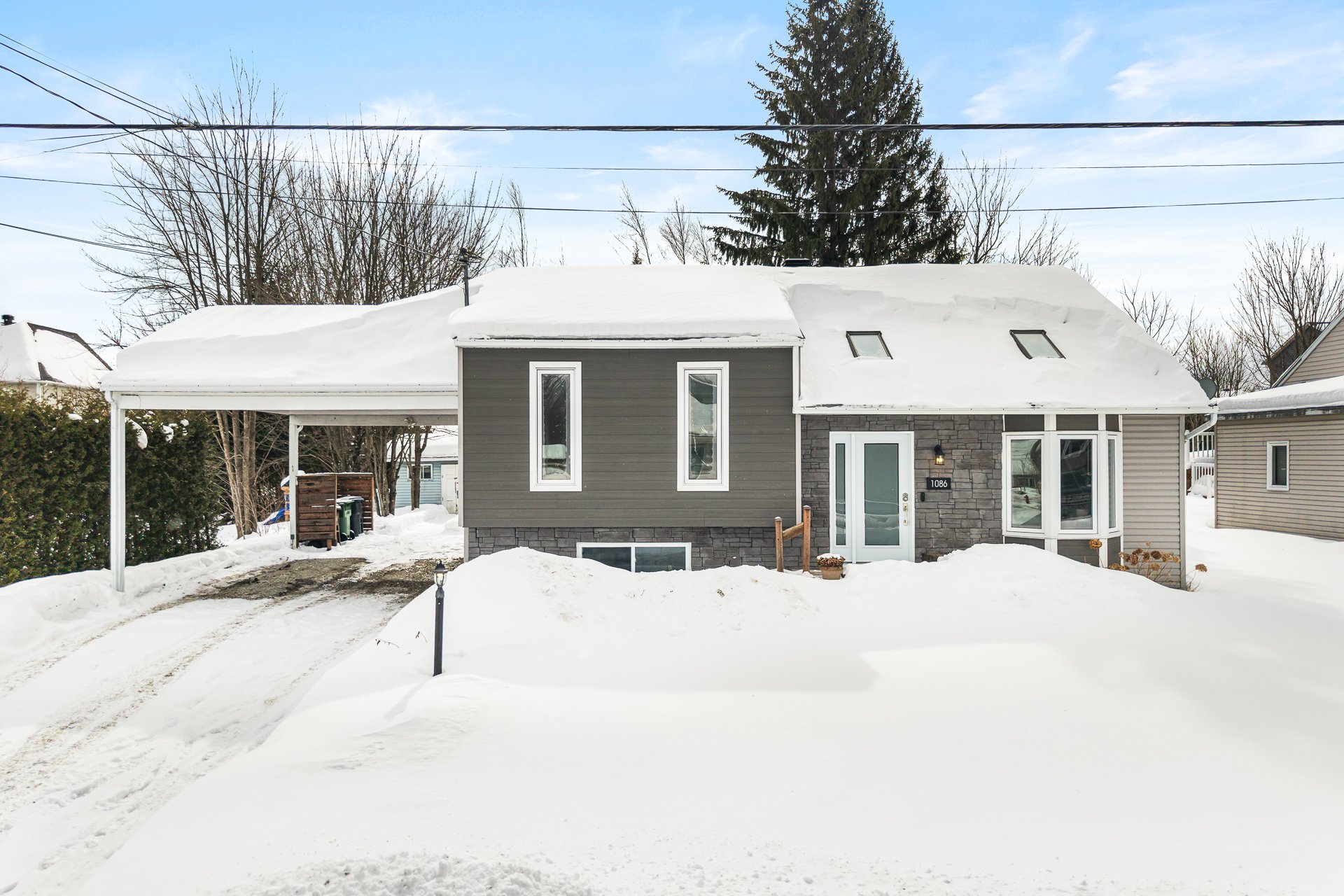 1086 Rue de la Falaise