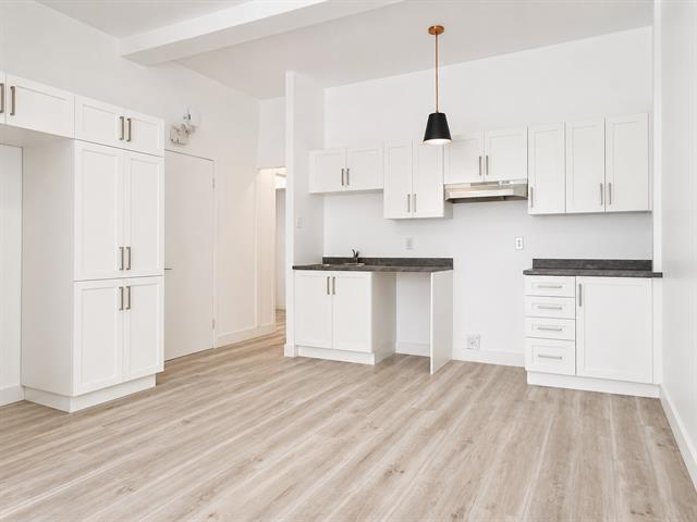 6499 Av. Azilda