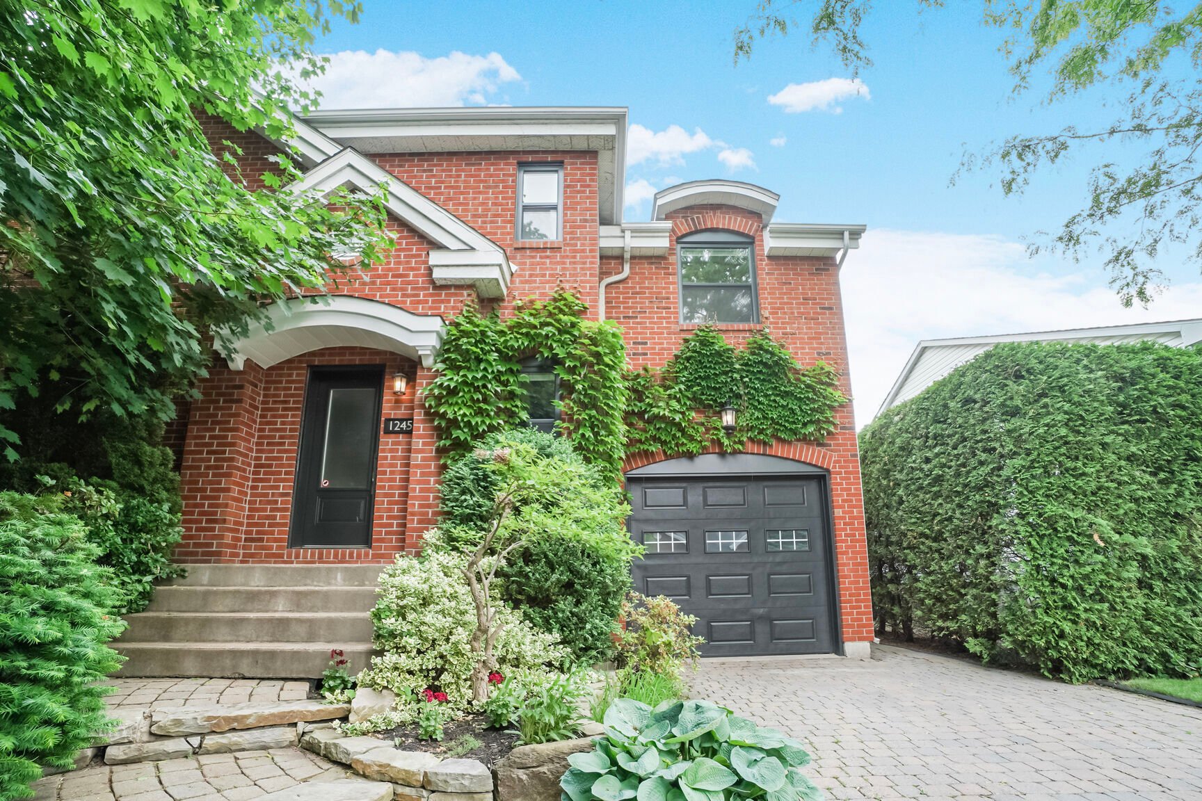 1245 Rue Laurent-Perreault