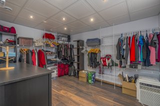 Walk-in closet