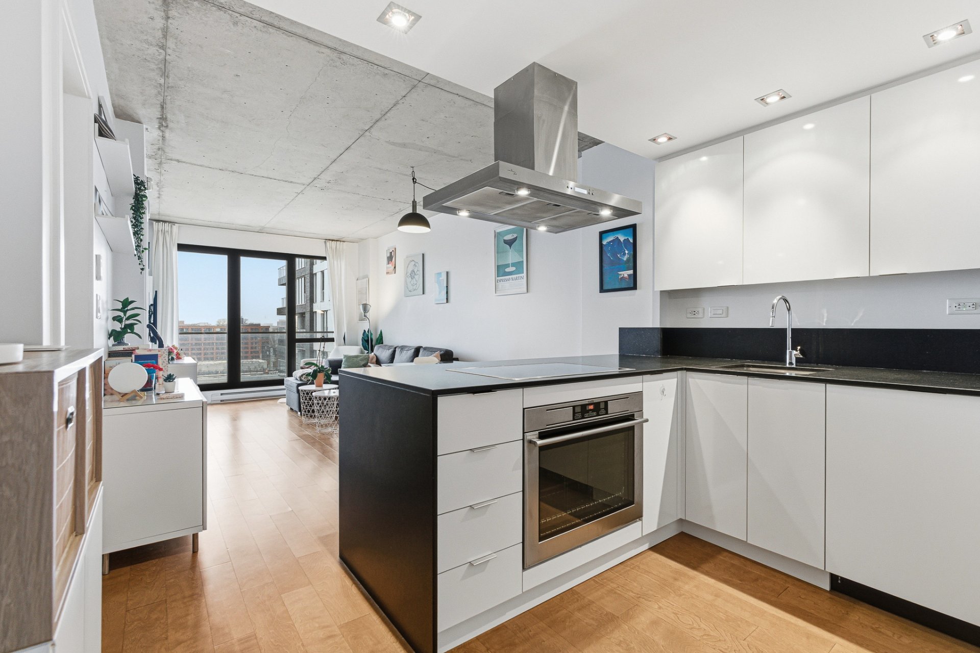 #1006 - 705 Rue William