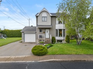 791 Rue Jacques-Rousseau