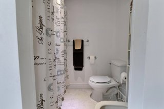 Salle de bains attenante à la CCP