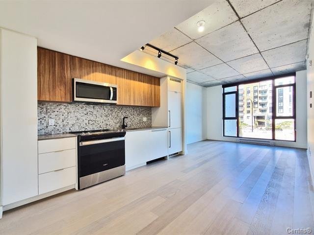 #202 - 200 Boul. Marcel-Laurin