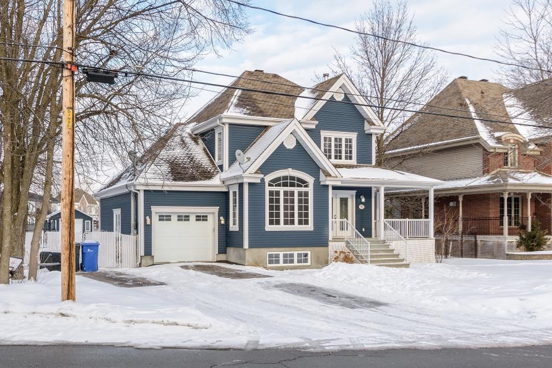 Joelle Bitar / #22059181