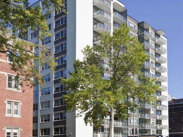 #902 - 3033 Rue Sherbrooke O.