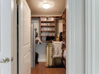 Walk-in closet