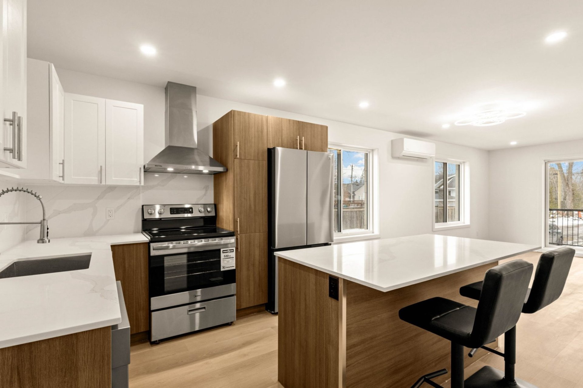 #105 - 140 Rue Principale