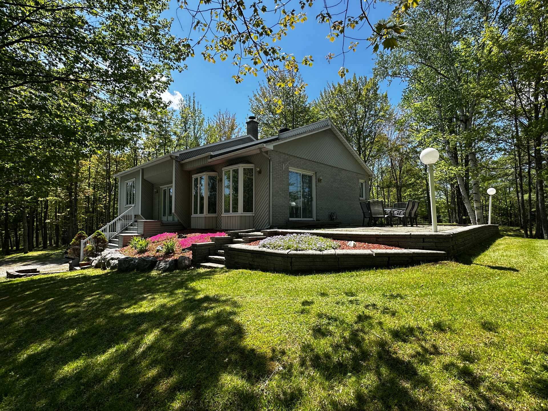 1422 Ch. St-Roch N.