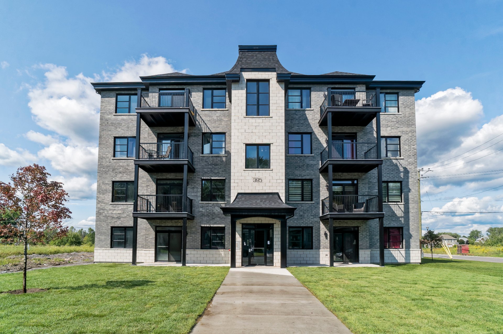 #402 405 Rue René-Boileau