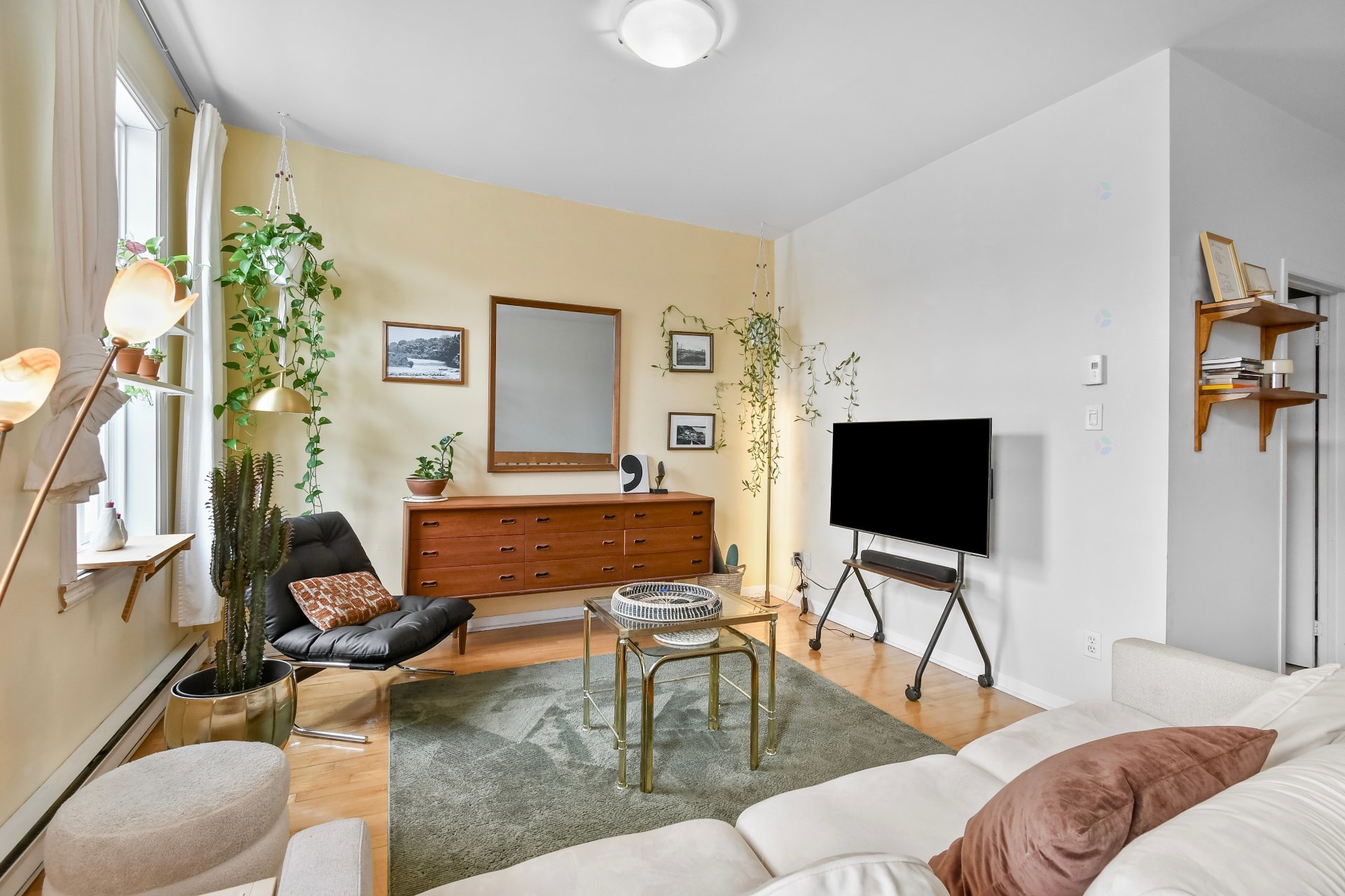 6728 Rue Clark