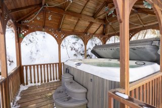 Hot tub