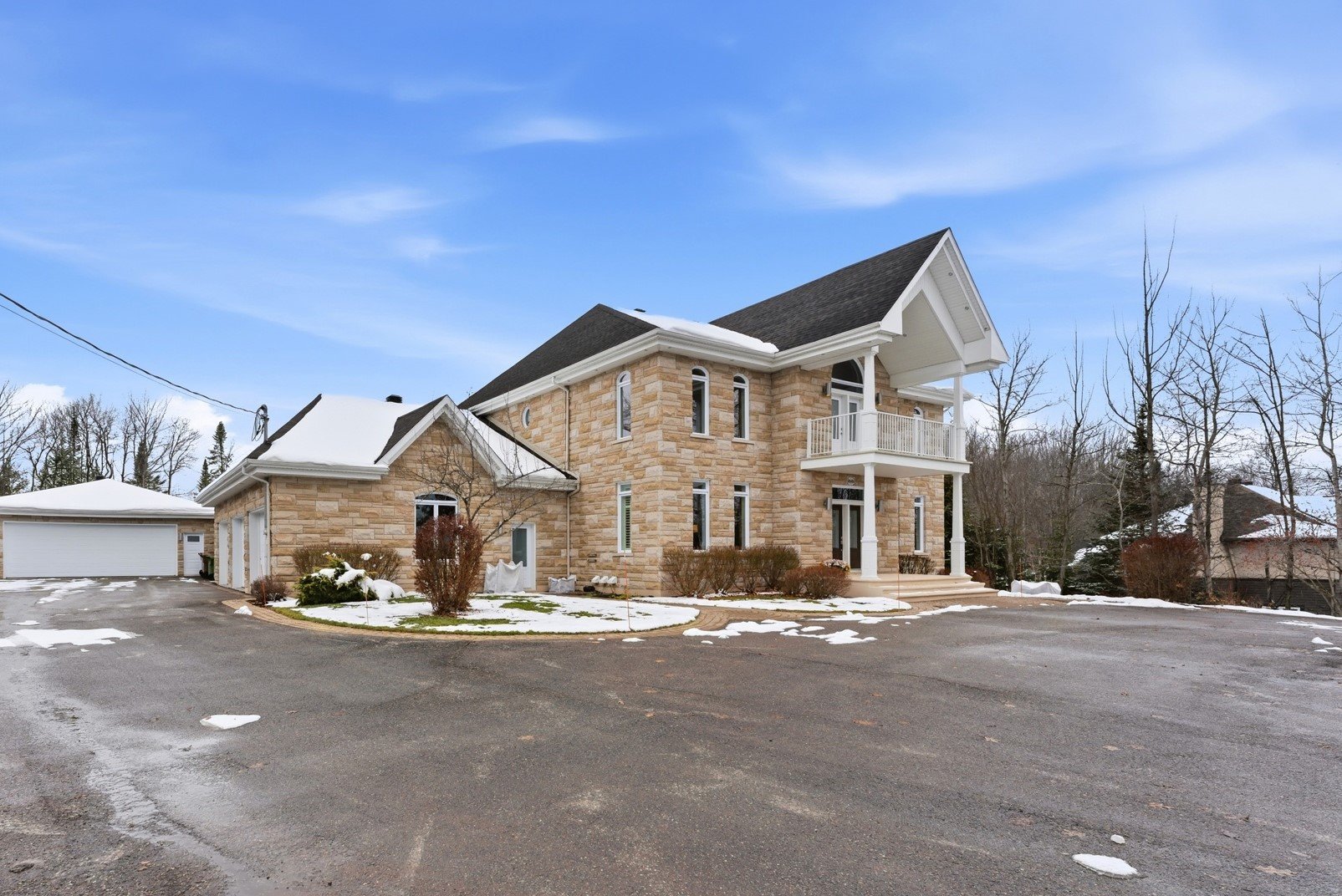 1345 Rue Gaston-Miron