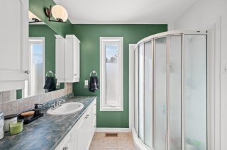 Ensuite bathroom