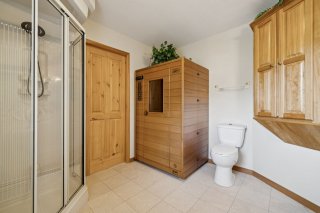 Ensuite bathroom