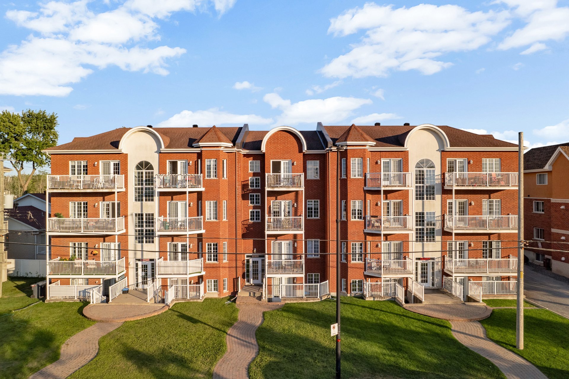 #301 - 10690 Boul. Perras