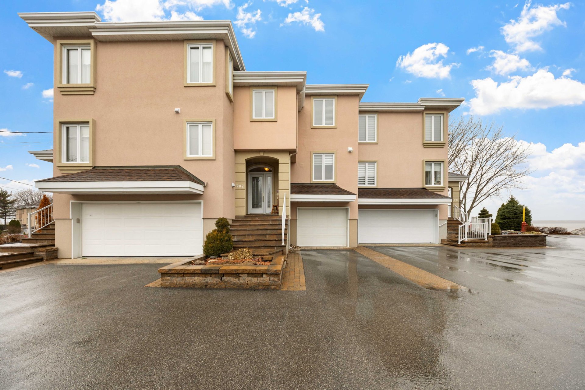 #302 - 1099 Route De Lotbinière