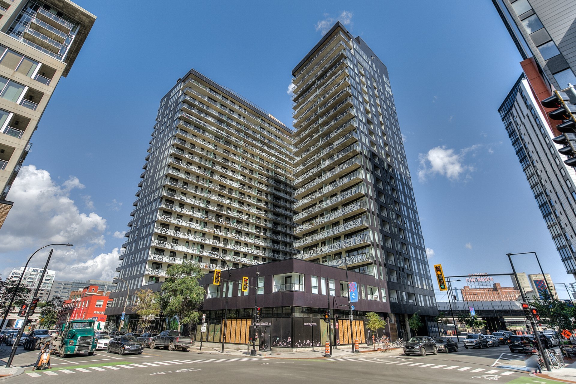 #2253 - 101 Rue Peel