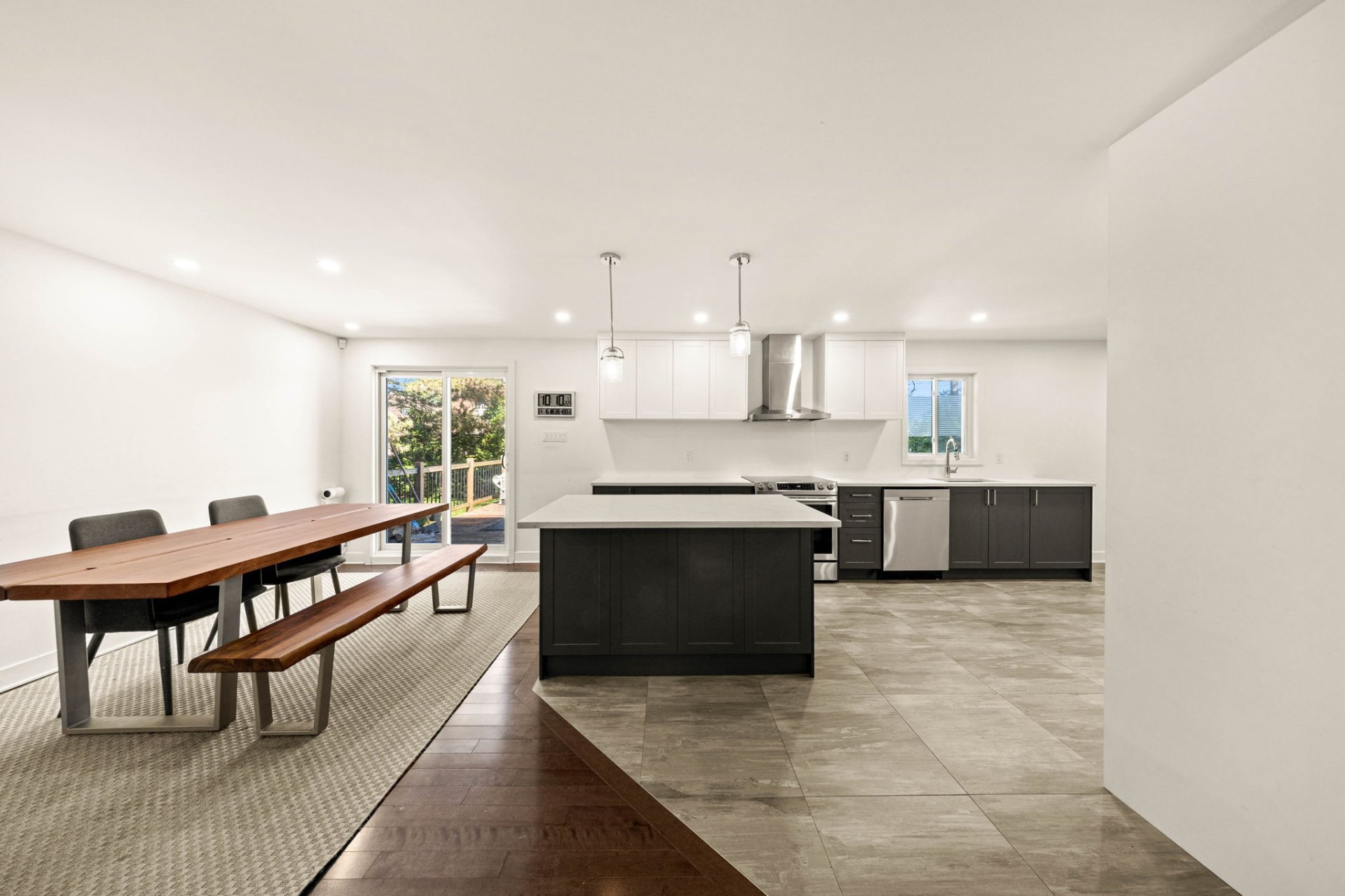 15951 Rue Ste-Croix