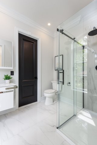 Ensuite bathroom