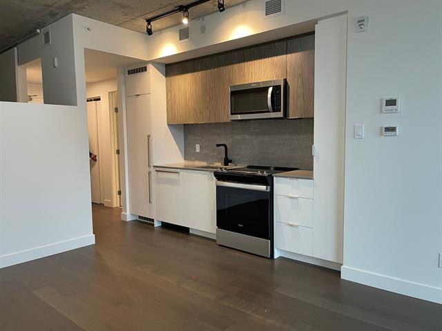 #420 - 200 Boul. Marcel-Laurin