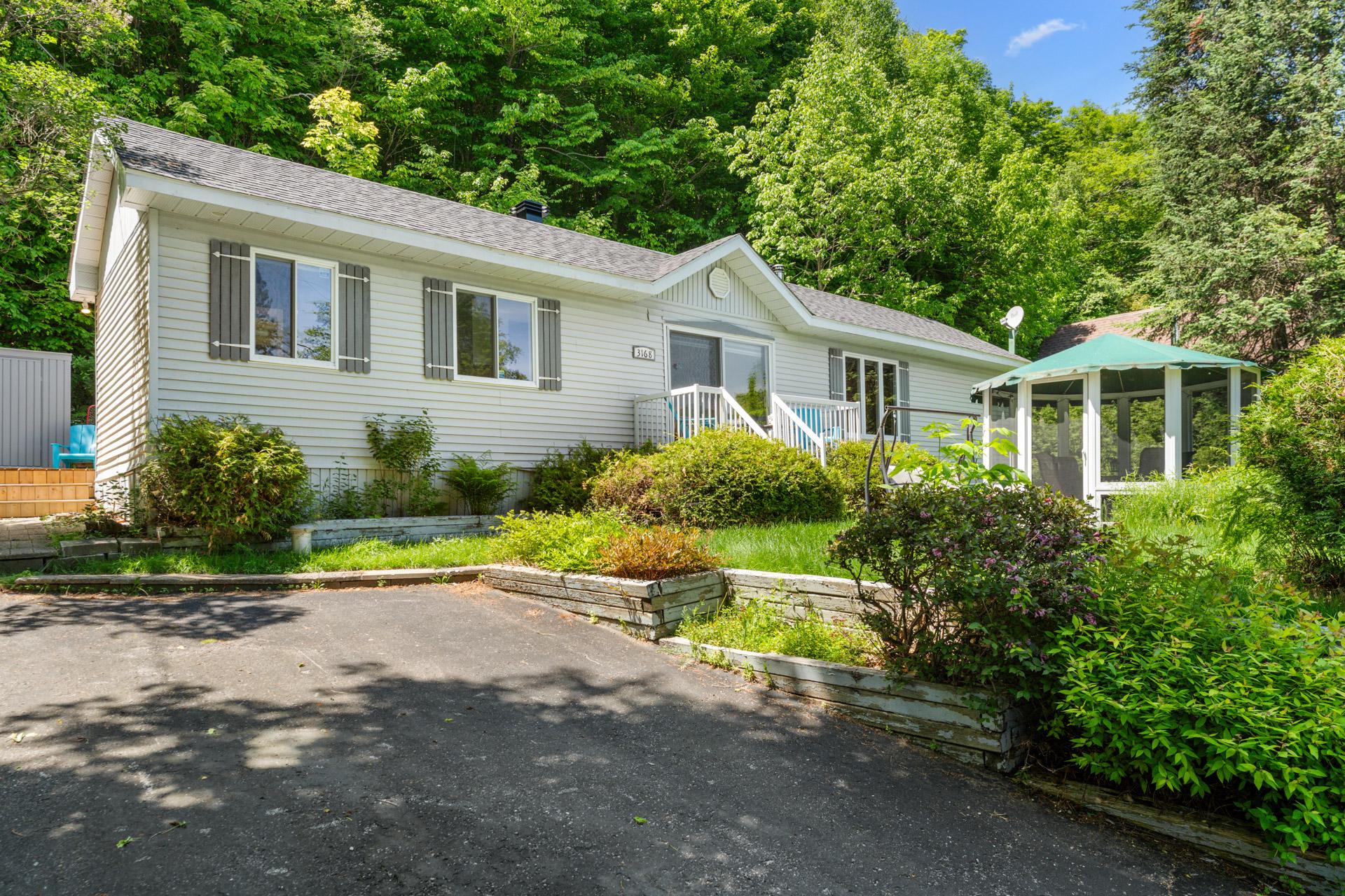 3168 Rue Park