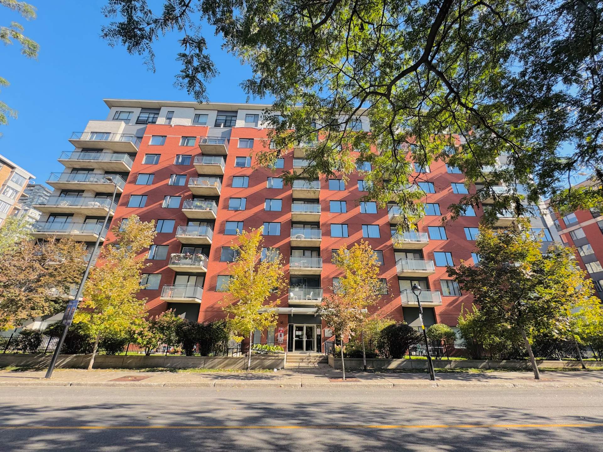 #808 - 551 Rue de la Montagne