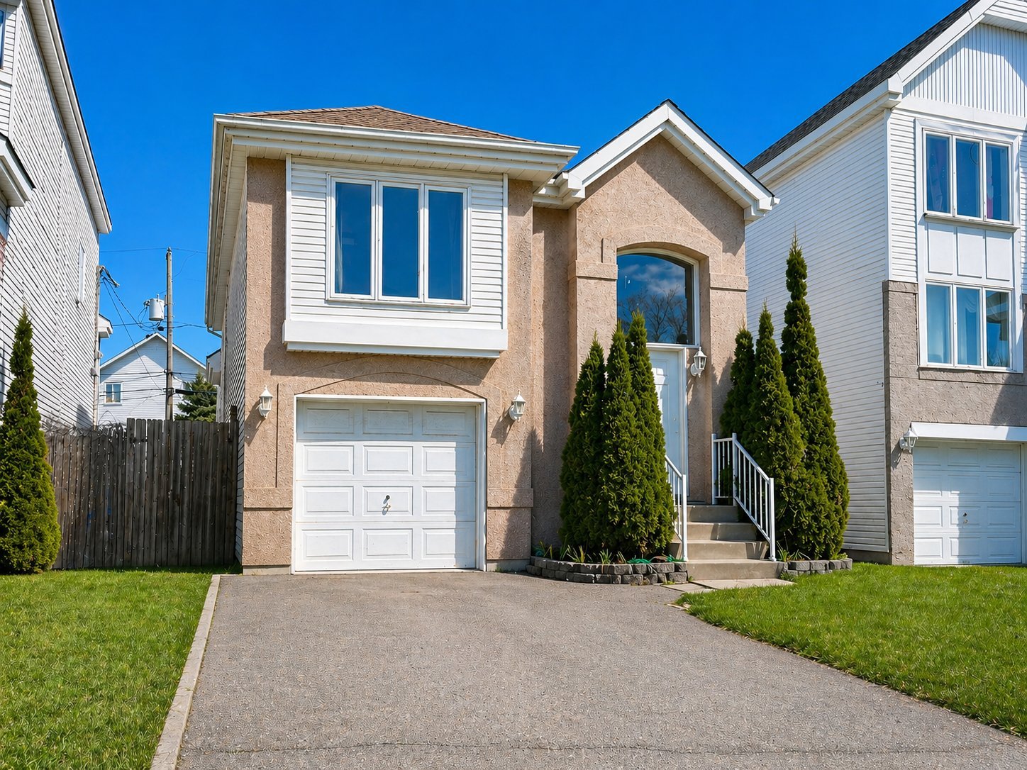 3825 Rue Paul-Bourget