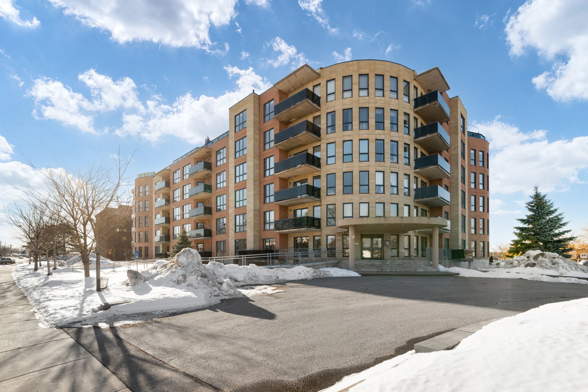 #508 - 50 Rue Barnett