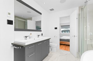 Salle de bains attenante à la CCP