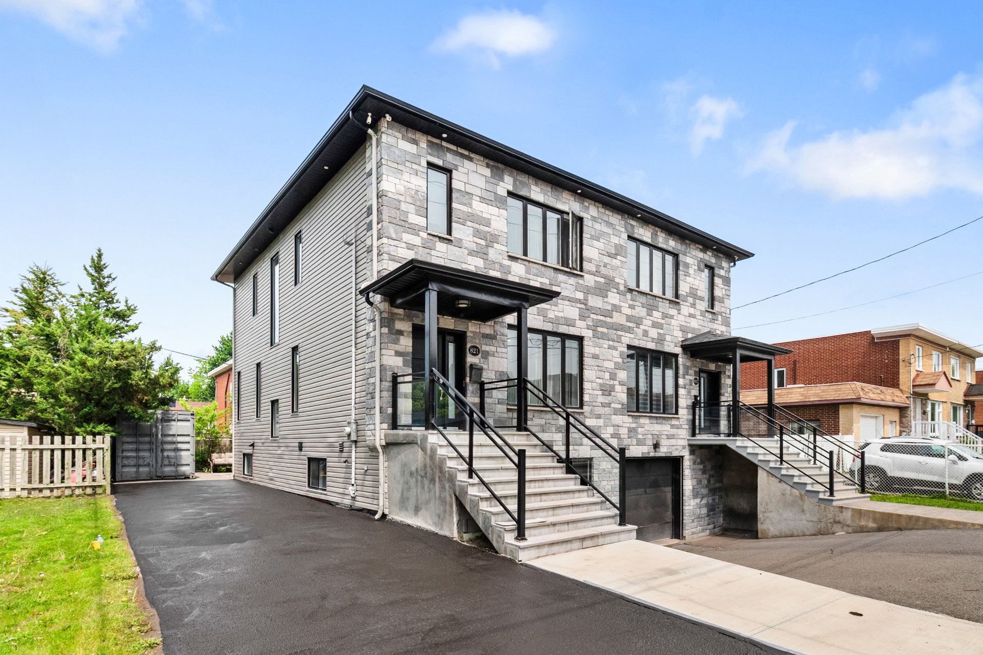 821 16e Avenue (P.-a.-T.)
