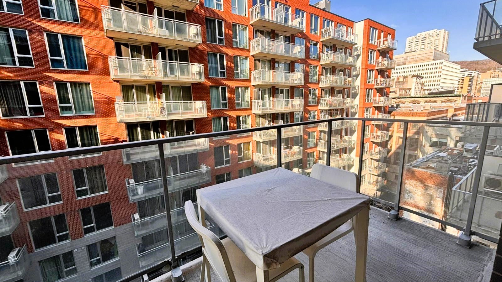 #702 1220 Rue Crescent